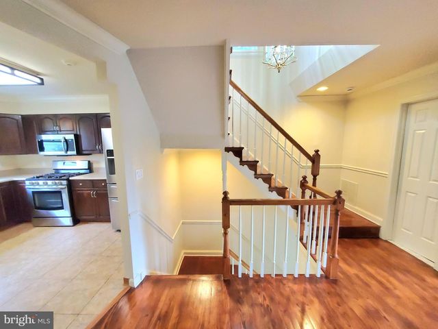 742 S GRANADA ST, Arlington, VA 22204