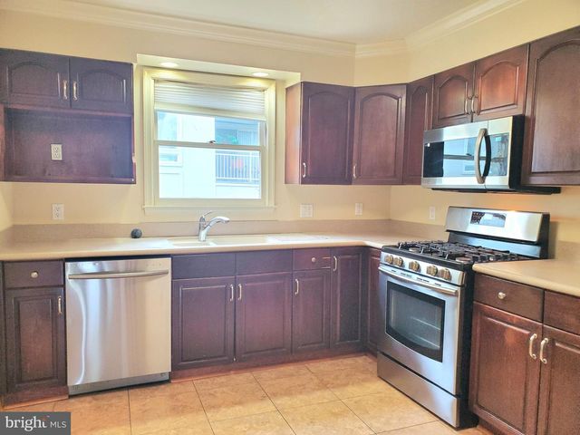 742 S GRANADA ST, Arlington, VA 22204