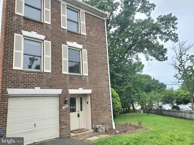 742 S GRANADA ST, Arlington, VA 22204