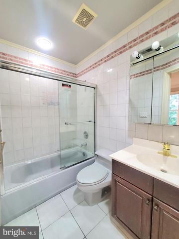 742 S GRANADA ST, Arlington, VA 22204