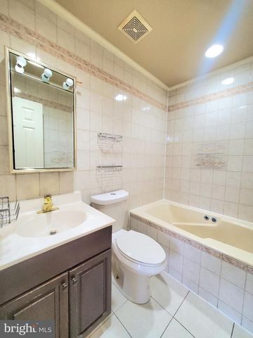 742 S GRANADA ST, Arlington, VA 22204