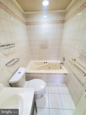 742 S GRANADA ST, Arlington, VA 22204