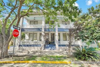 304 E Waldburg Street, Savannah, GA 31401