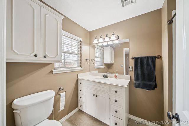 9221 N 165th East Avenue, Owasso, OK 74055