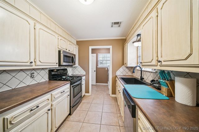 9221 N 165th East Avenue, Owasso, OK 74055