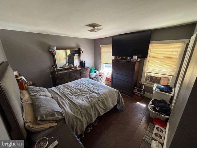 25 S SUSSEX ST, Gloucester City, NJ 08030