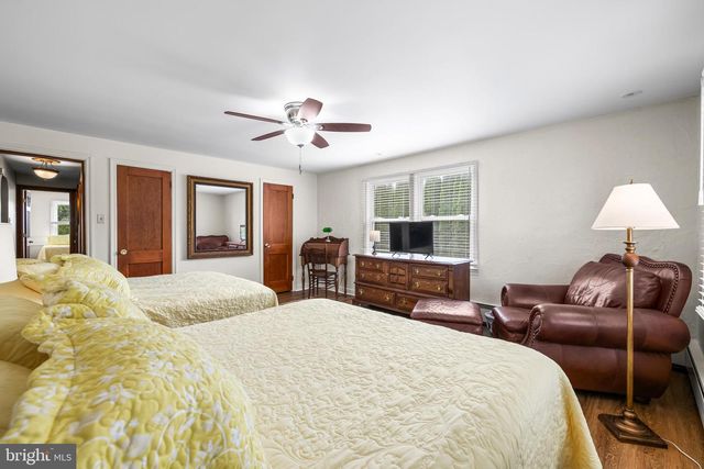 15 PINE ST, Jacobus, PA 17407