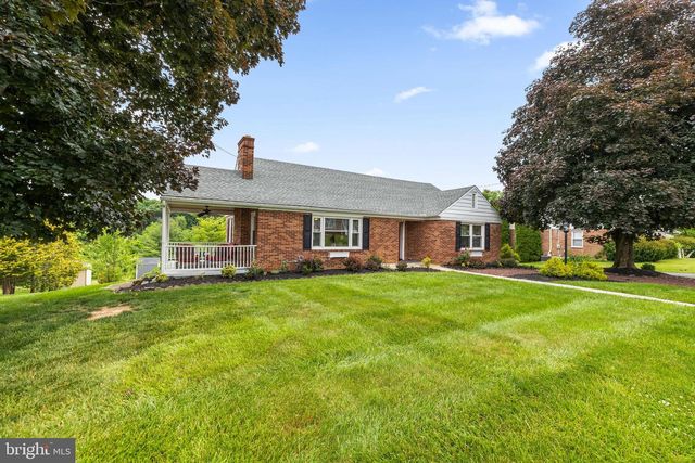 15 PINE ST, Jacobus, PA 17407