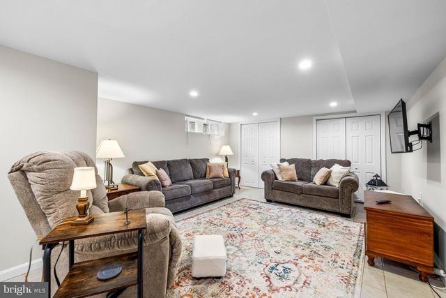 15 PINE ST, Jacobus, PA 17407