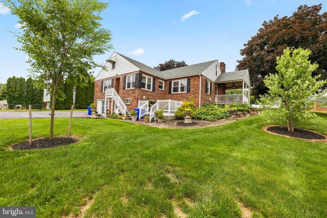 15 PINE ST, Jacobus, PA 17407