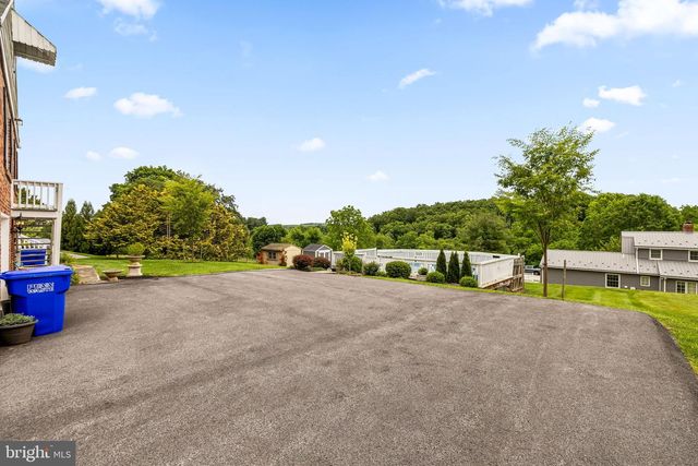 15 PINE ST, Jacobus, PA 17407