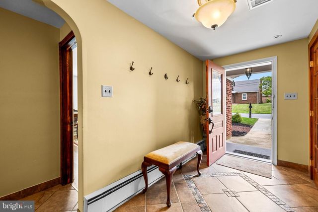 15 PINE ST, Jacobus, PA 17407