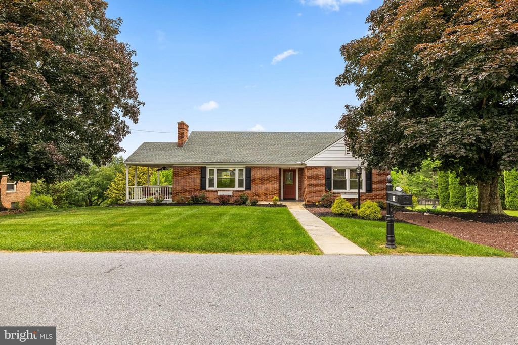 15 PINE ST, Jacobus, PA 17407