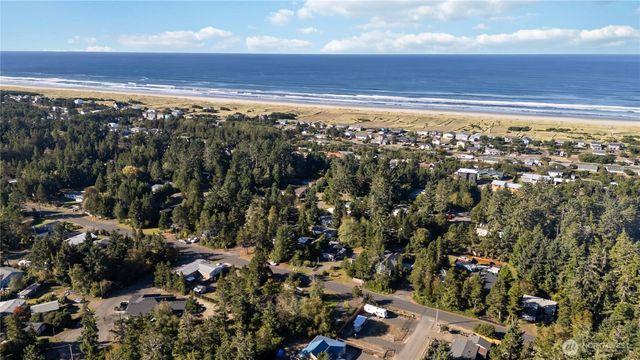 30210 M Place, Ocean Park, WA 98640