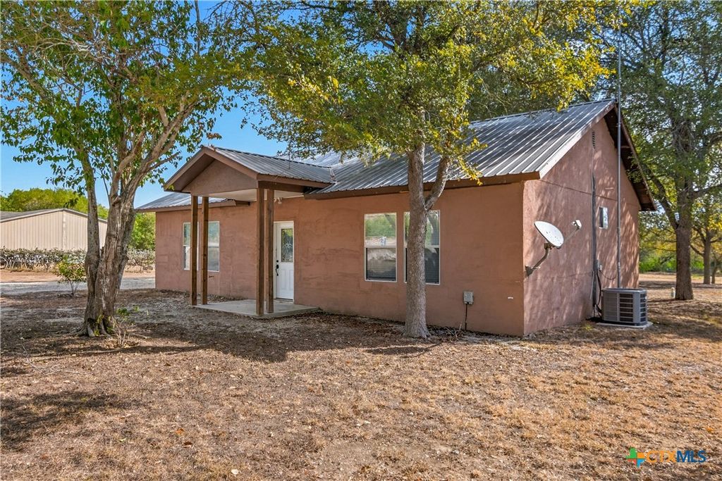 245 Muehl Road, Seguin, TX 78155