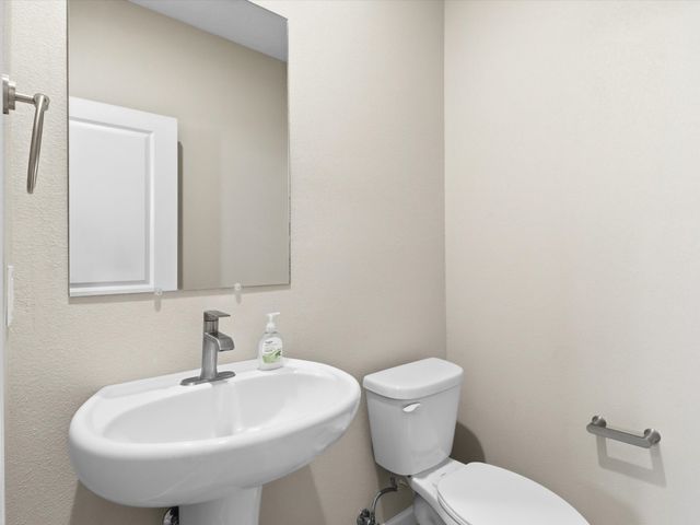5003 Wheeler Lane, Santa Fe, NM 87507