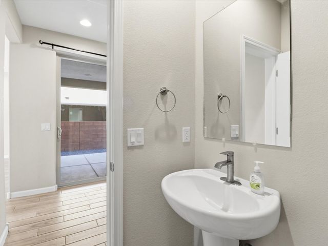5003 Wheeler Lane, Santa Fe, NM 87507