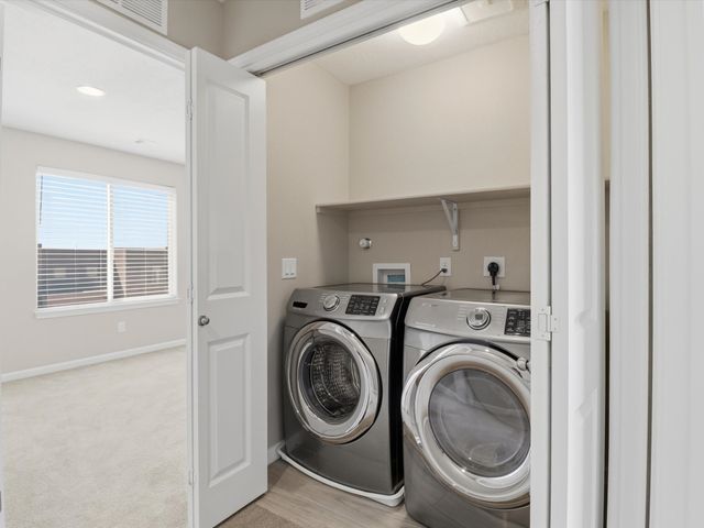 5003 Wheeler Lane, Santa Fe, NM 87507