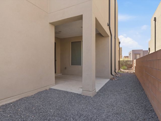 5003 Wheeler Lane, Santa Fe, NM 87507
