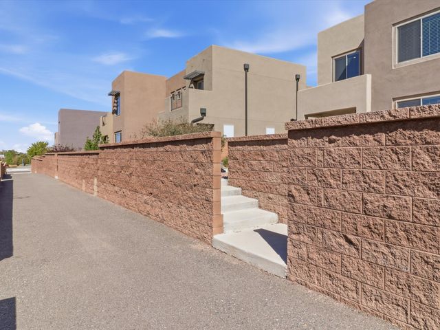 5003 Wheeler Lane, Santa Fe, NM 87507