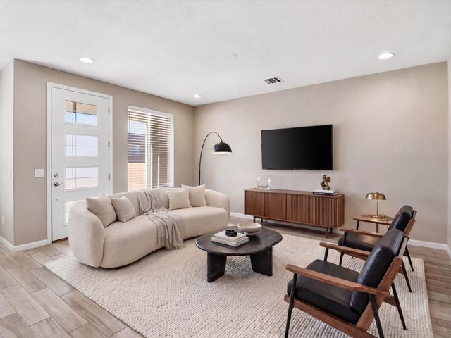 5003 Wheeler Lane, Santa Fe, NM 87507
