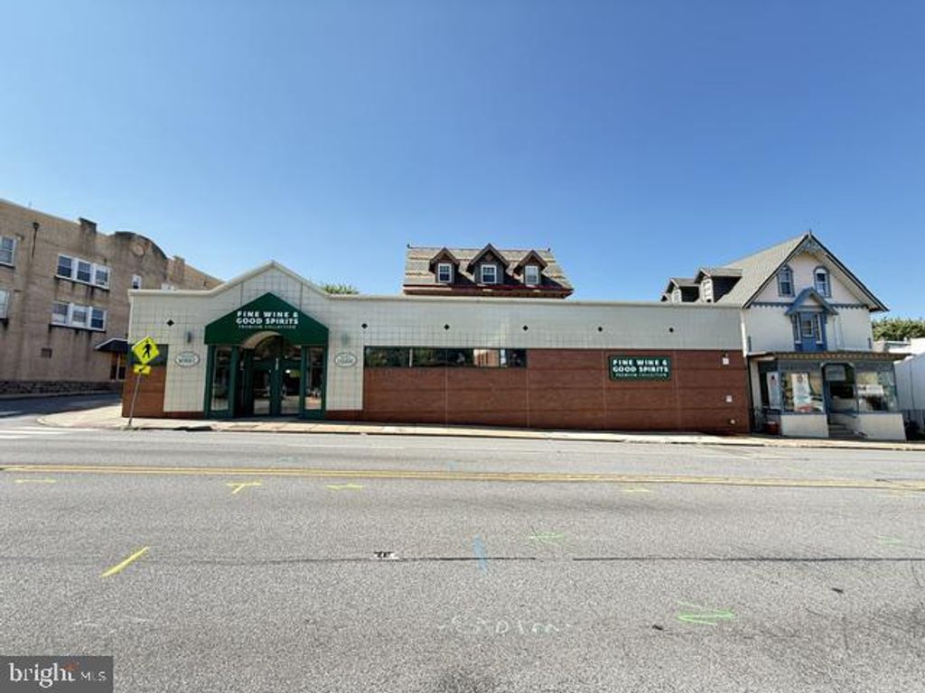 930 W LANCASTER AVE, BRYN MAWR, PA 19010 — exterior