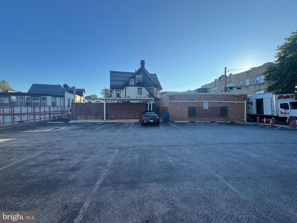 930 W LANCASTER AVE, BRYN MAWR, PA 19010 — photo 3