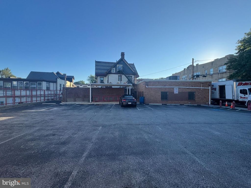 930 W LANCASTER AVE, BRYN MAWR, PA 19010 — photo 4