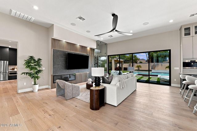4332 E Vermont Avenue, Phoenix, AZ 85018