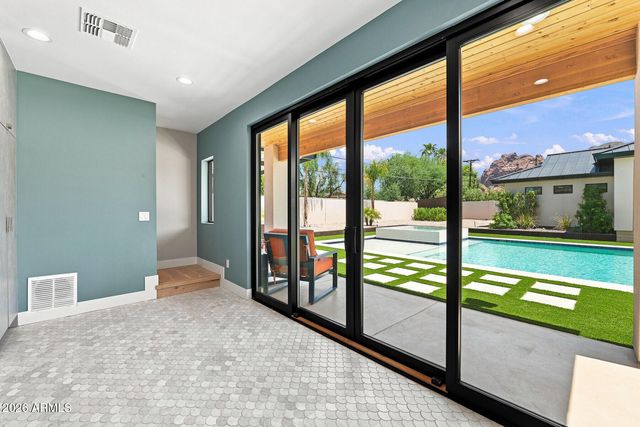 4332 E Vermont Avenue, Phoenix, AZ 85018