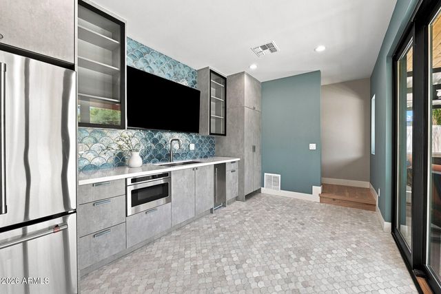 4332 E Vermont Avenue, Phoenix, AZ 85018