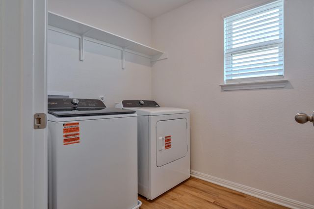 129 Honey Bee RD, Jarrell, TX 76537