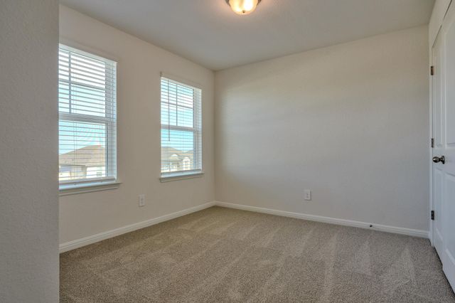 129 Honey Bee RD, Jarrell, TX 76537