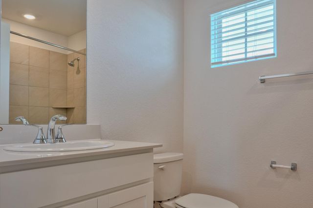 129 Honey Bee RD, Jarrell, TX 76537