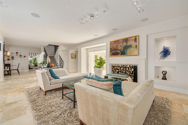 725 BRIGHTWATERS BOULEVARD NE, St Petersburg, FL 33704