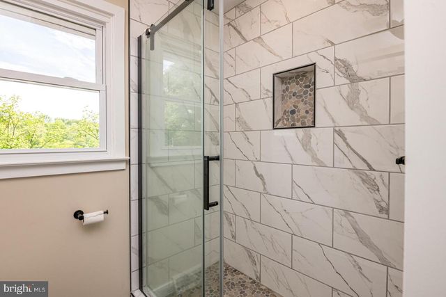 921 SHELBOURNE RD, Reading, PA 19606