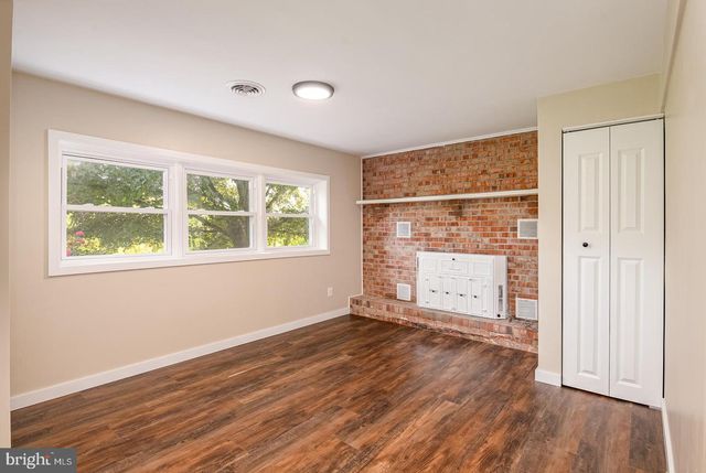 921 SHELBOURNE RD, Reading, PA 19606