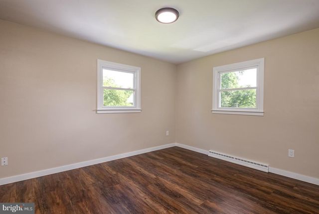 921 SHELBOURNE RD, Reading, PA 19606