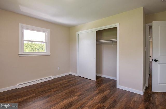 921 SHELBOURNE RD, Reading, PA 19606