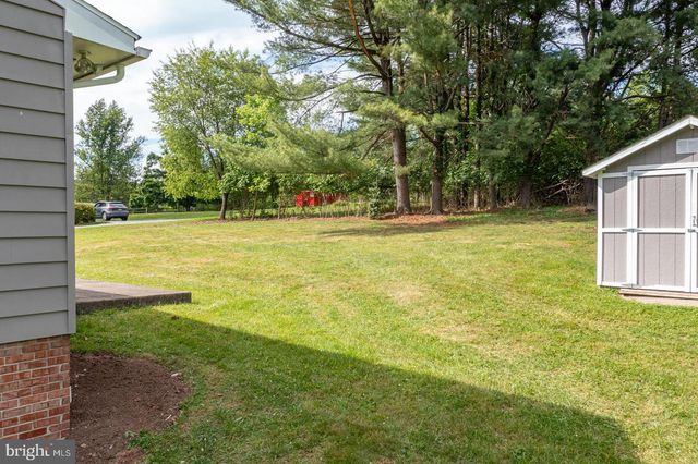 921 SHELBOURNE RD, Reading, PA 19606