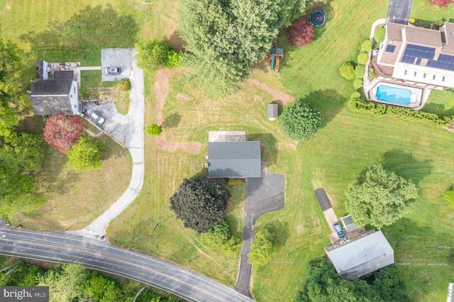 921 SHELBOURNE RD, Reading, PA 19606