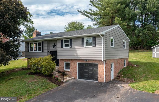 921 SHELBOURNE RD, Reading, PA 19606