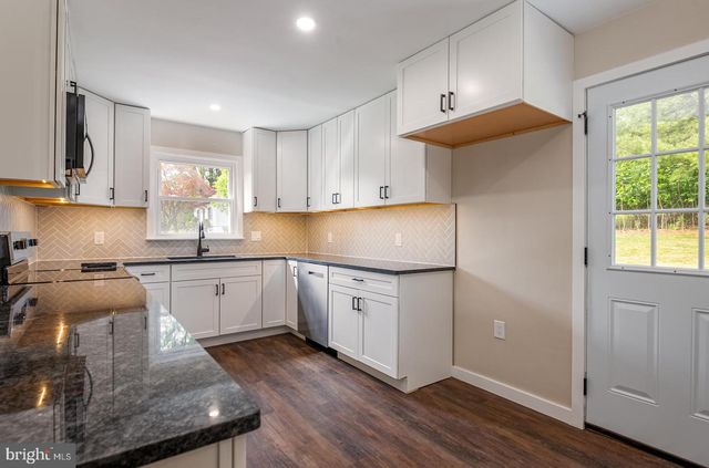 921 SHELBOURNE RD, Reading, PA 19606