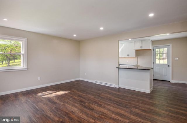 921 SHELBOURNE RD, Reading, PA 19606