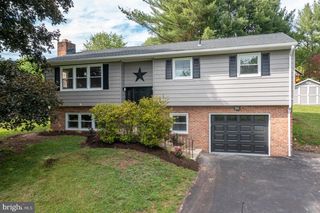 921 SHELBOURNE RD, Reading, PA 19606