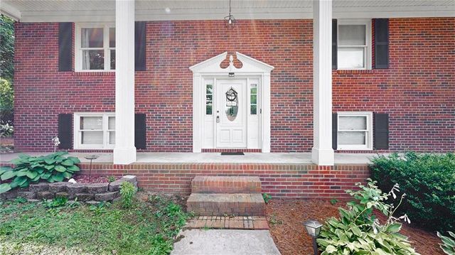 436 Forest Creek Drive, Winston-salem, NC 27107