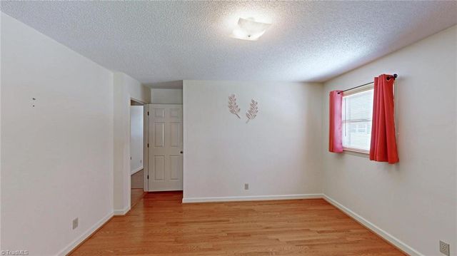 436 Forest Creek Drive, Winston-salem, NC 27107