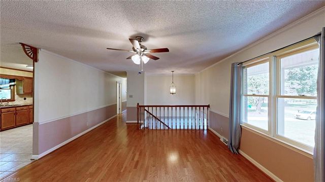 436 Forest Creek Drive, Winston-salem, NC 27107