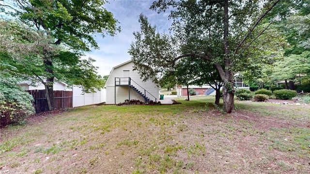 436 Forest Creek Drive, Winston-salem, NC 27107