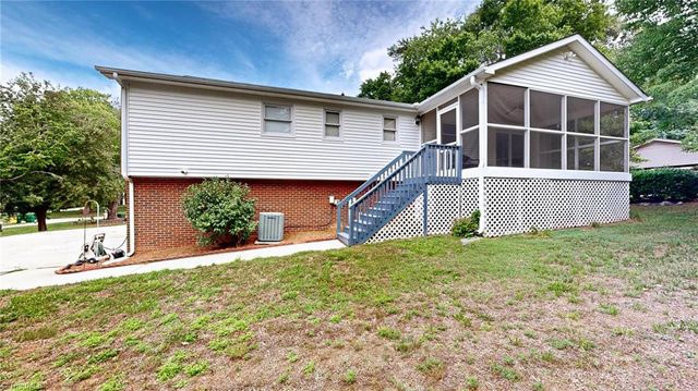 436 Forest Creek Drive, Winston-salem, NC 27107